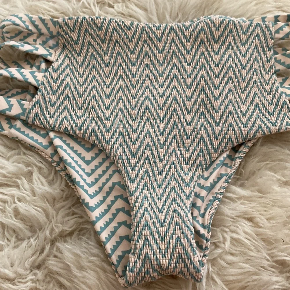 Tori praver Seafoam high waisted bottoms